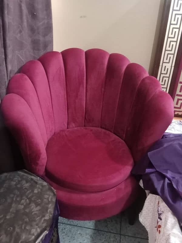 royal chairs 1