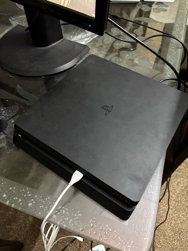 ps4 slim used/ cd rom not completely working 2