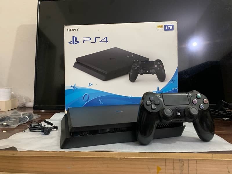 PS4  slim jailbreak  brand new condition  11.00 auto jailbreak 6