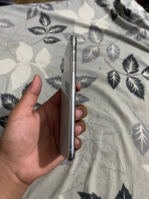 iphone xsmax pta approved 256gb 8