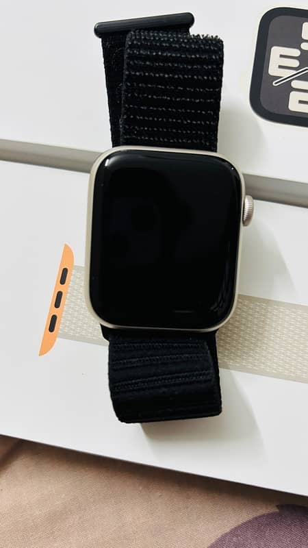 Apple Watch SE (GPS + Cellular) (2nd Generation) 3