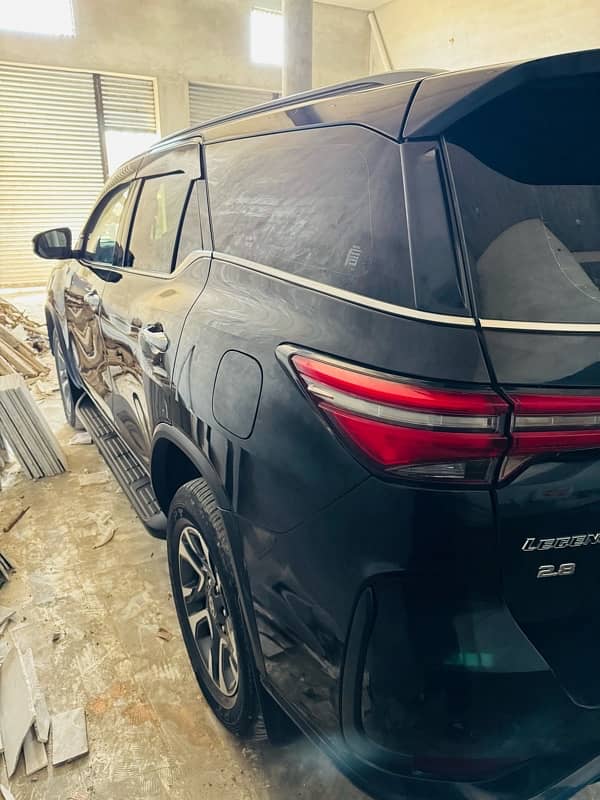 Toyota Fortuner Legender 2022 4