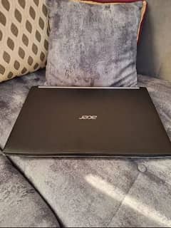 Acer Aspire5 graphics i5 7th 8/256