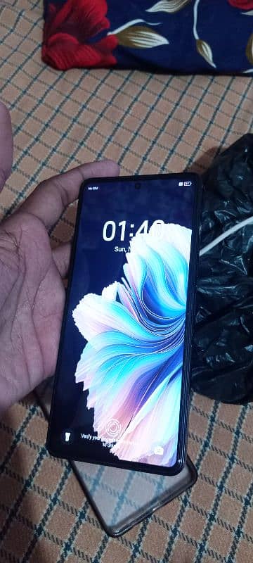 Tecno camon 20 8 256 just like new 4