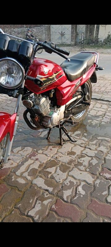 Yamaha yB125z  good condition 3