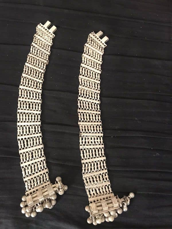 silver antique anklets 1