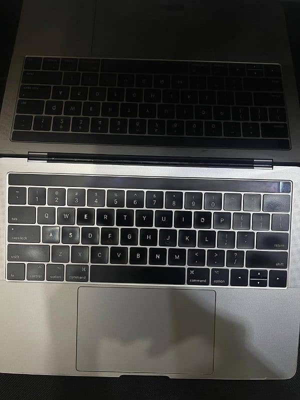 Macbook pro 2017 11