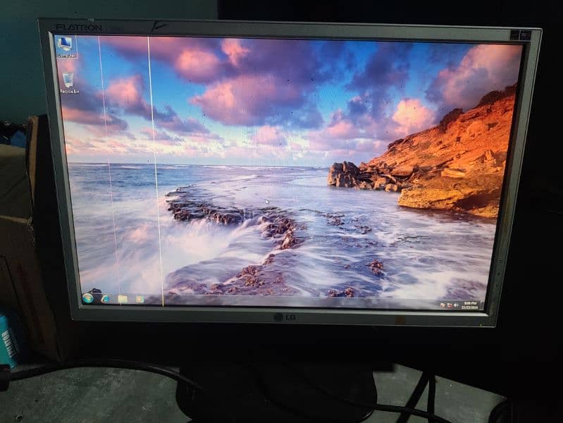 19 inch LCD shade 2k, 17 inch wide fresh 3.5k , 03122810637 9