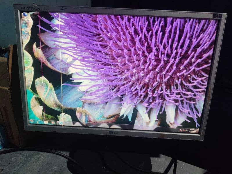 19 inch LCD shade 2k, 17 inch wide fresh 3.5k , 03122810637 12