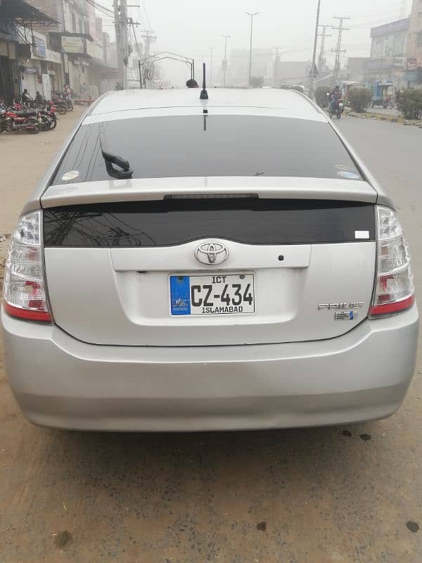 Toyota Prius 2011 13