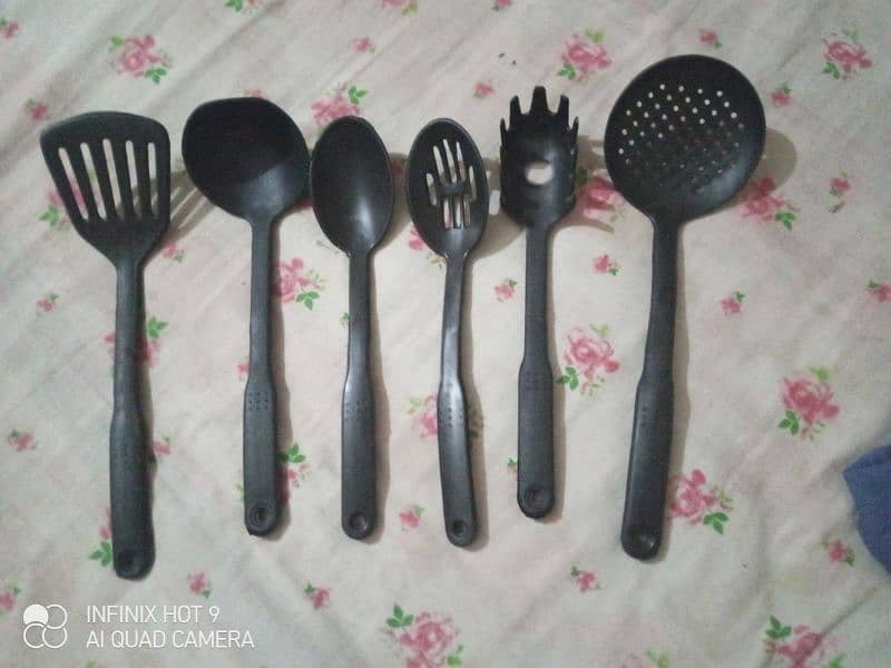 flat non stick pan and cooking spoons set 8