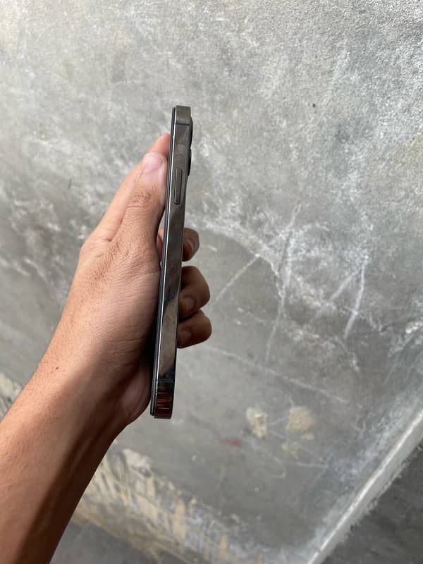 IPHONE 12 PRO (URGENT SALE) 2