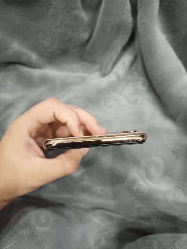 Iphone XS Max 64GB PTA approved 4