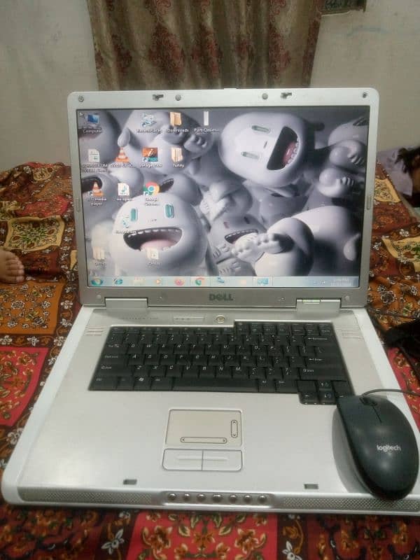 Dell 16 inch good condition laptop flexible screen 7