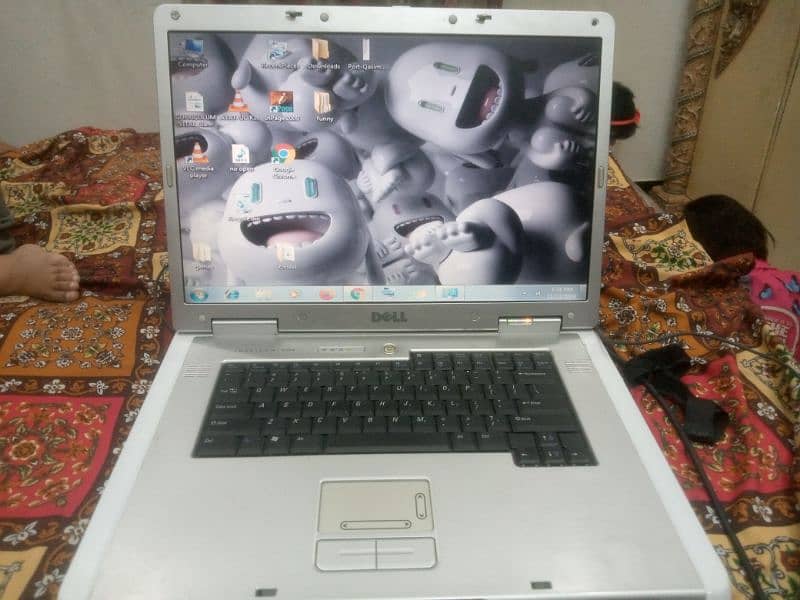 Dell 16 inch good condition laptop flexible screen 8