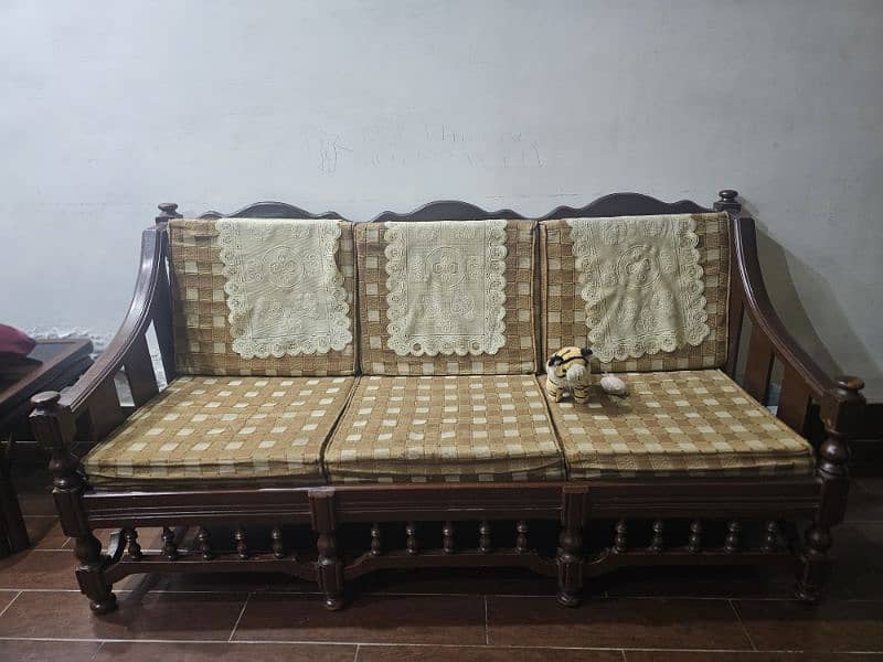 wooden 5 seater Sofa set. 0