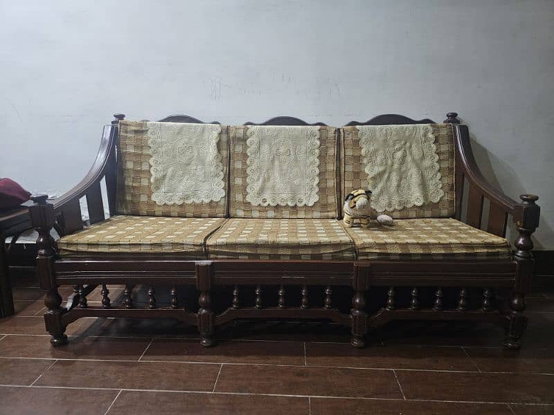 wooden 5 seater Sofa set. 3