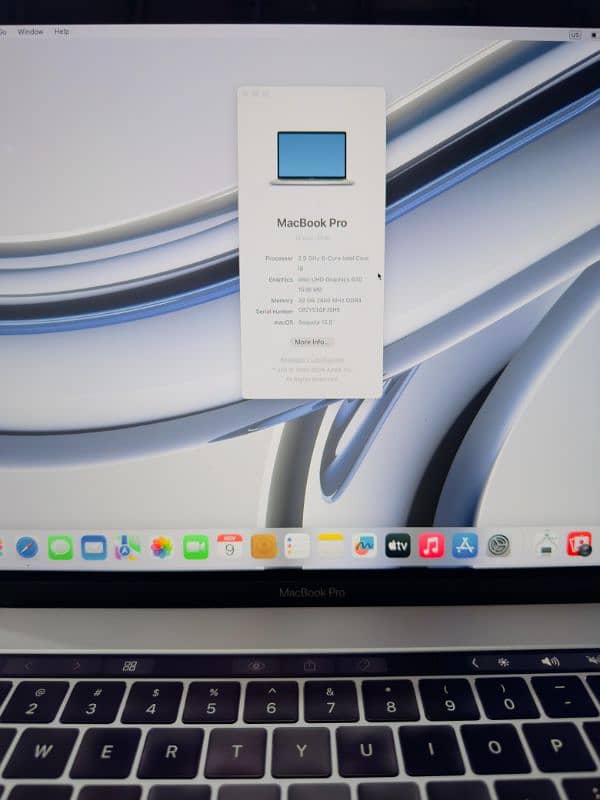 MacBook pro 2018 15.4 inch core i9 CTO 32/512 SSD 6 core 4gb grafics 5