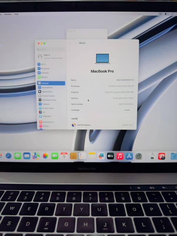 MacBook pro 2018 15.4 inch core i9 CTO 32/512 SSD 6 core 4gb grafics 6