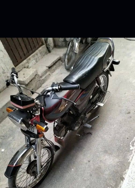 Honda 70 17 model totally jenion. 0