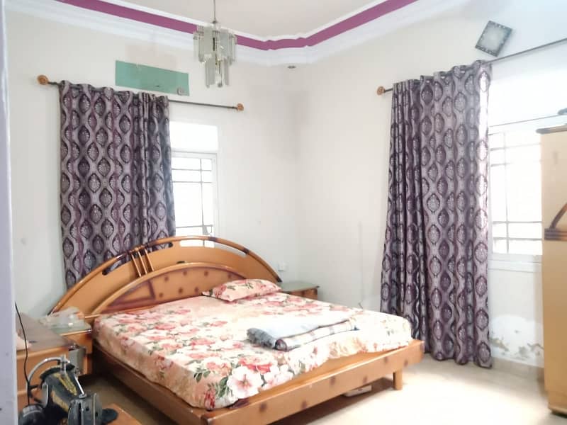 Single Storey 240 Square Yards House For sale In Gulshan-e-Iqbal - Block 10-A Karachi 3