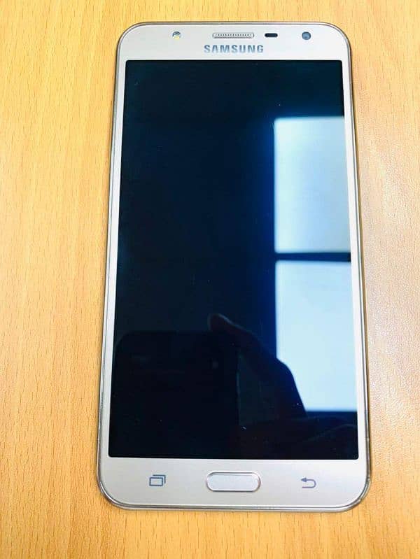 Samsung J7 Core Smart Phone 2