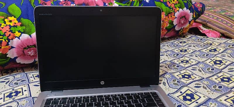 hp 840g3 gen 6  ram8 SSD 128 5