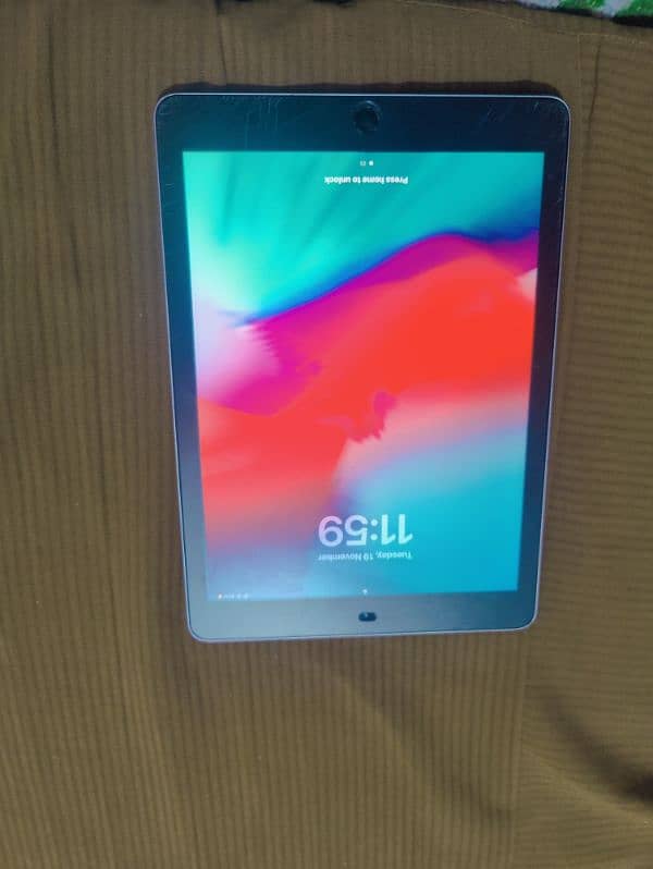 ipad 5 generation 32 gb lush condition 1