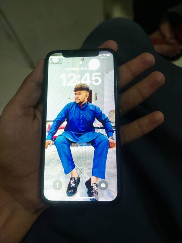 i phone x pta aprroved 64 gb urgent 4