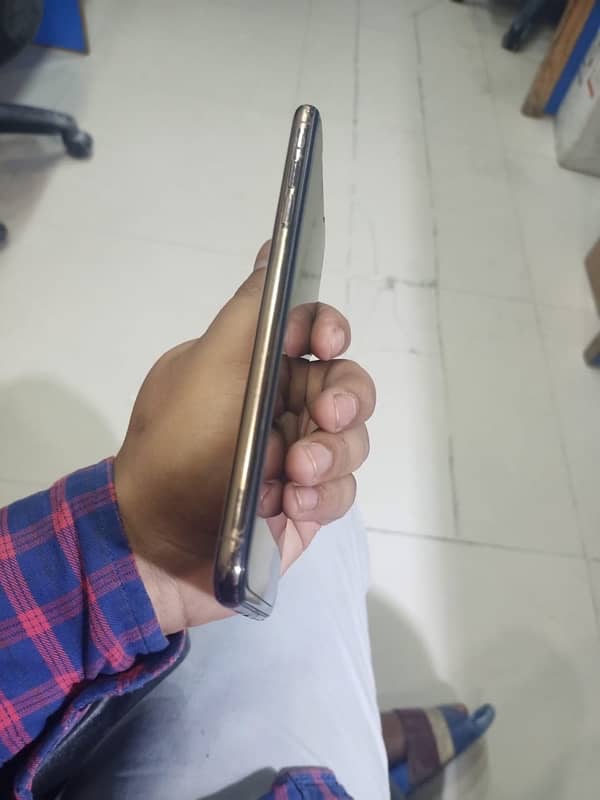 I phone Xs max 64gb PTA approved 4