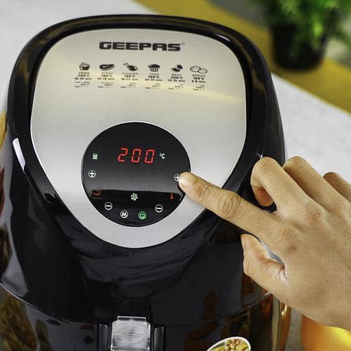 GEEPAS 3.5L Digital Air Fryer 1500W Touch Screen with 60M Timer 3