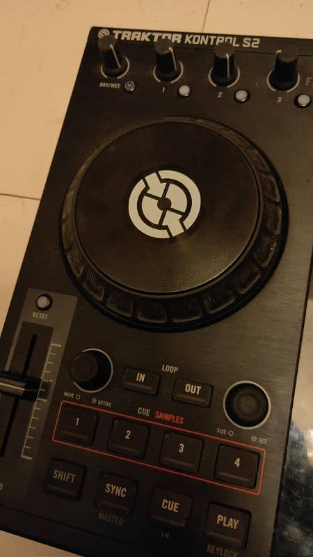 TRAKTOR S2 MK1 2