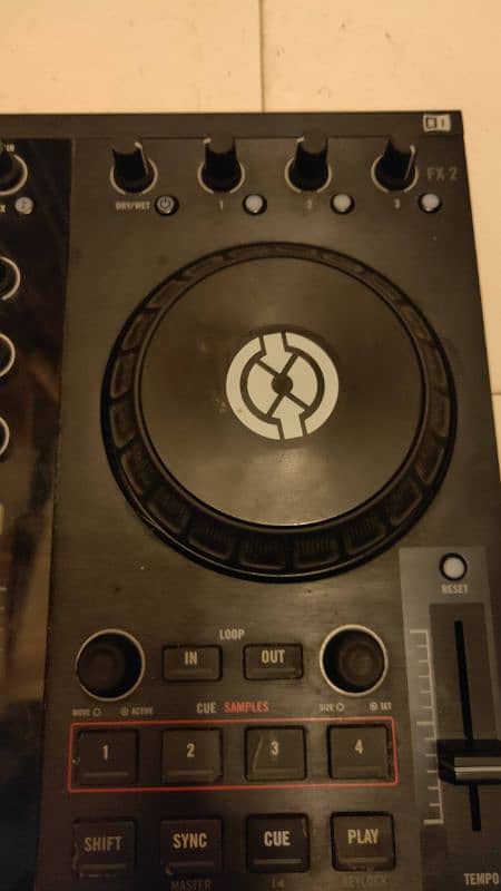 TRAKTOR S2 MK1 3