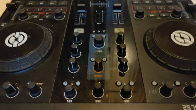 TRAKTOR S2 MK1 15