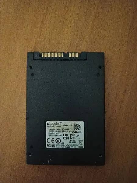 SSD Hard Drive Kingston 240 GB. 1