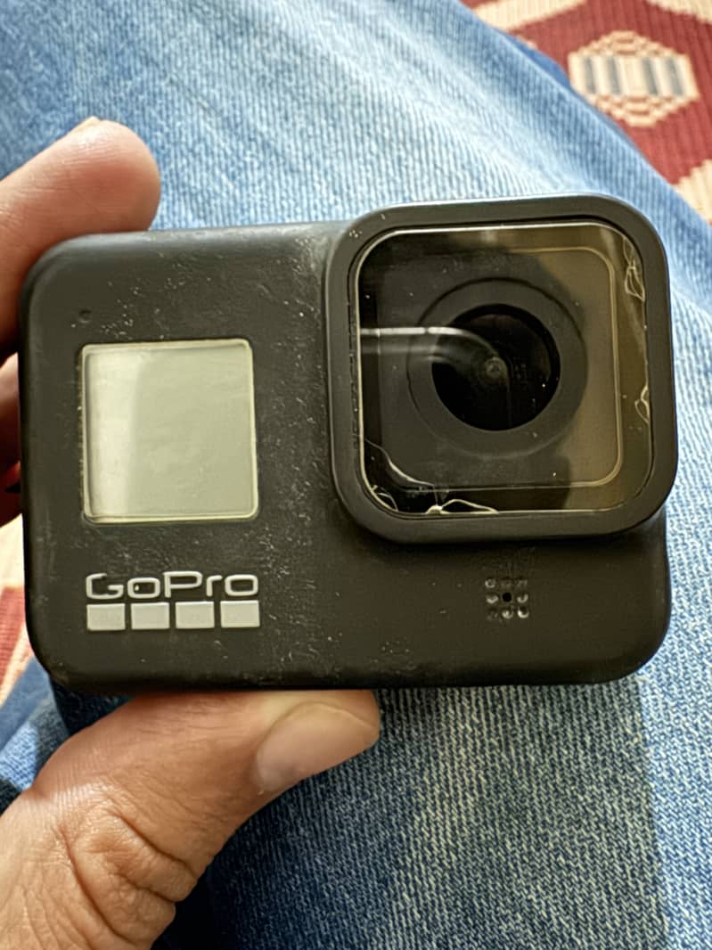 Gopro hero 8 black with extra battery and mount kit 10