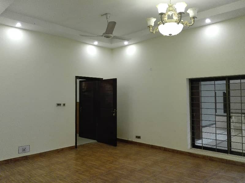 2 Kanal House Ideally Situated In Model Town - Block B 1