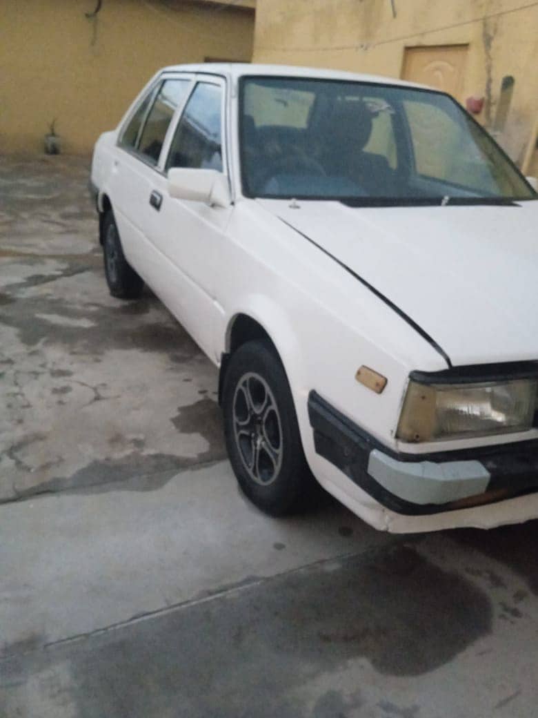 Nissan Sunny 1985 4