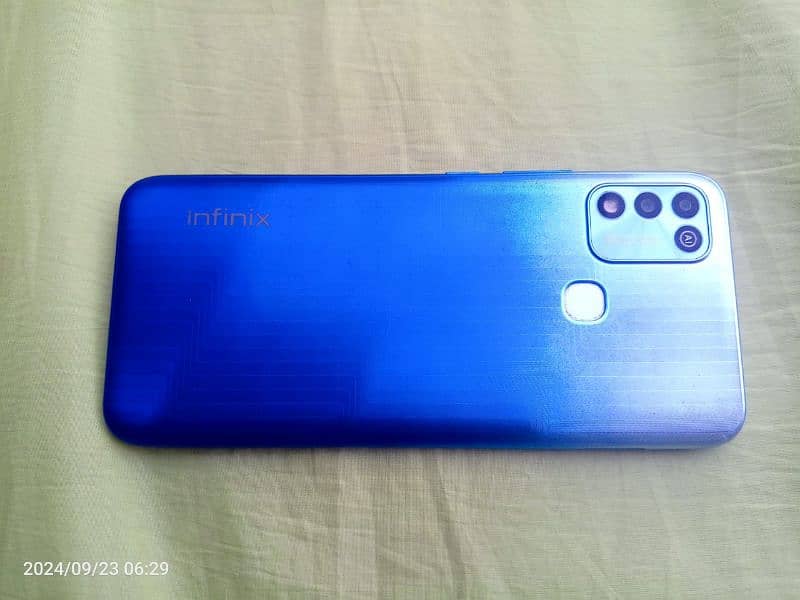 Infinix hot 11 play 4 + 64 4