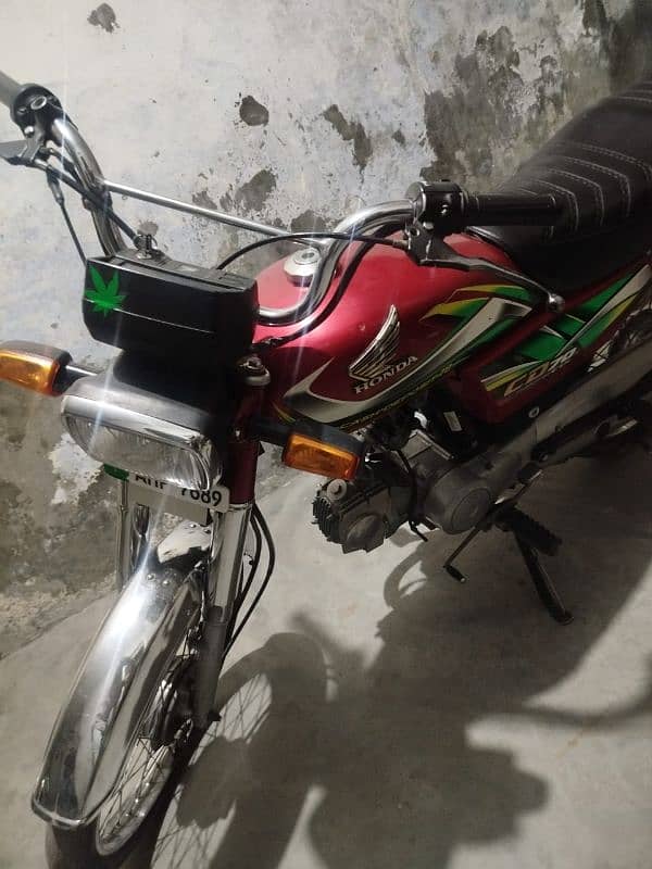 Honda cd 70 2022 ki bike ha lakin number 2021 ka ha 9