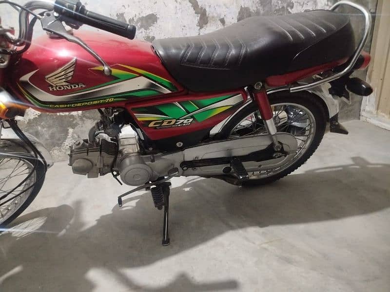 Honda cd 70 2022 ki bike ha lakin number 2021 ka ha 11