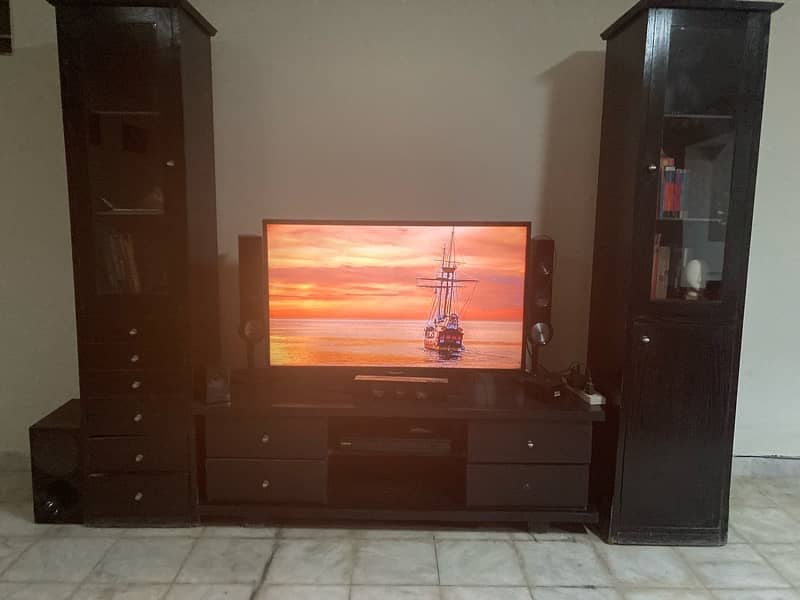 Home Theatre system and TV 3