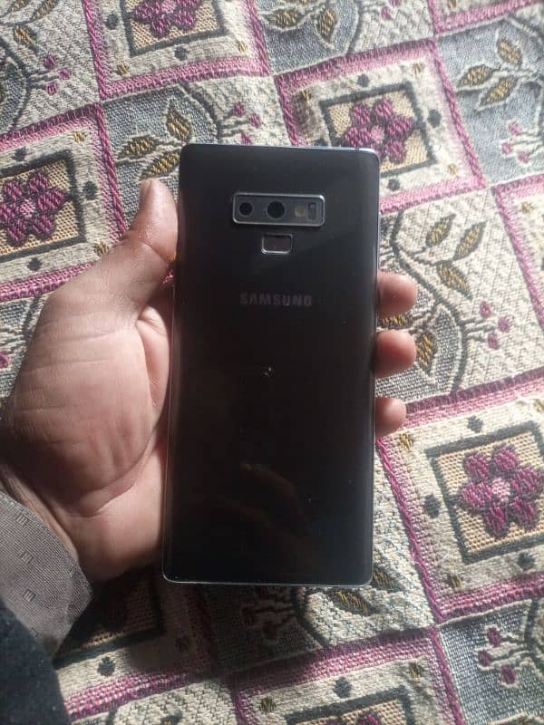 Samsung galaxy note 9.8GB 512GB. duel sim. read add 3