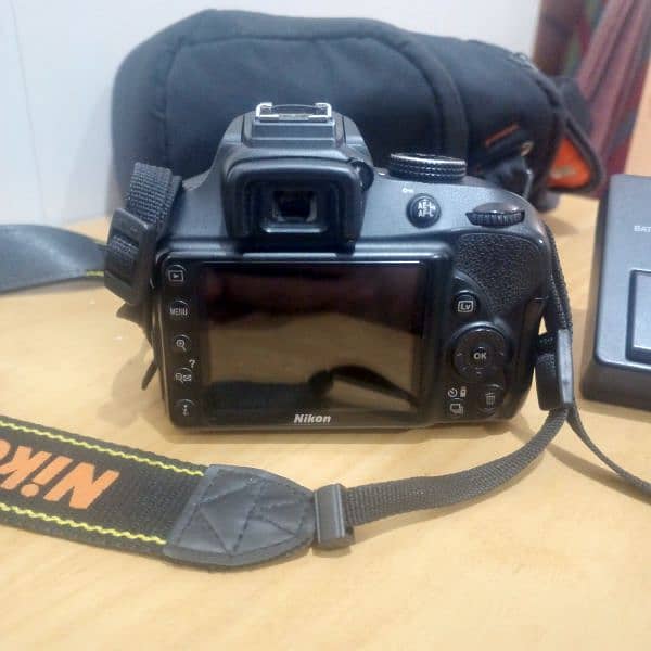 Nikon D3400 DSLR camera 10/10 condition 3