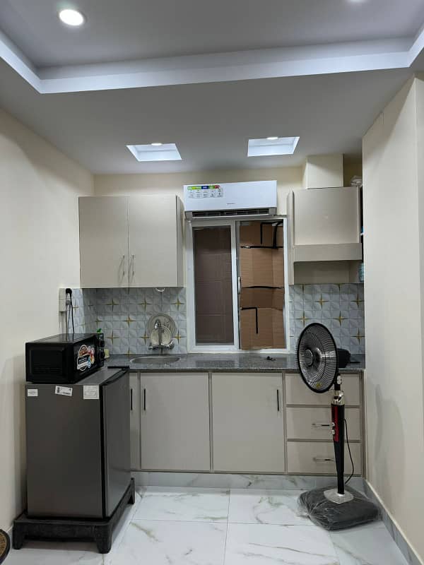 Perday and weekly basis studio flat available on rent 6