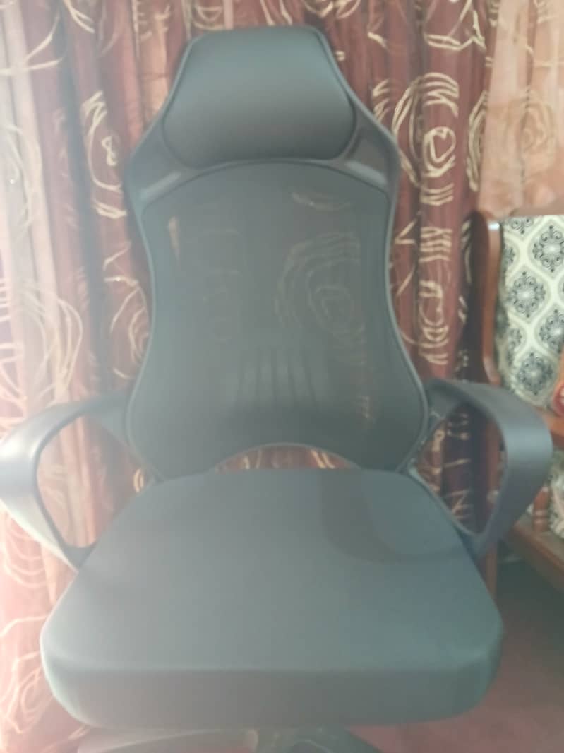 Comfortable and relaxing office chair for sale 3