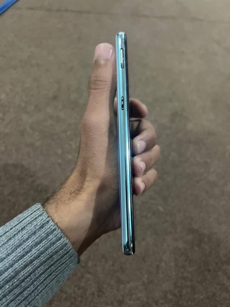 Vivo s1 ,4/128 ,with box and charger 4