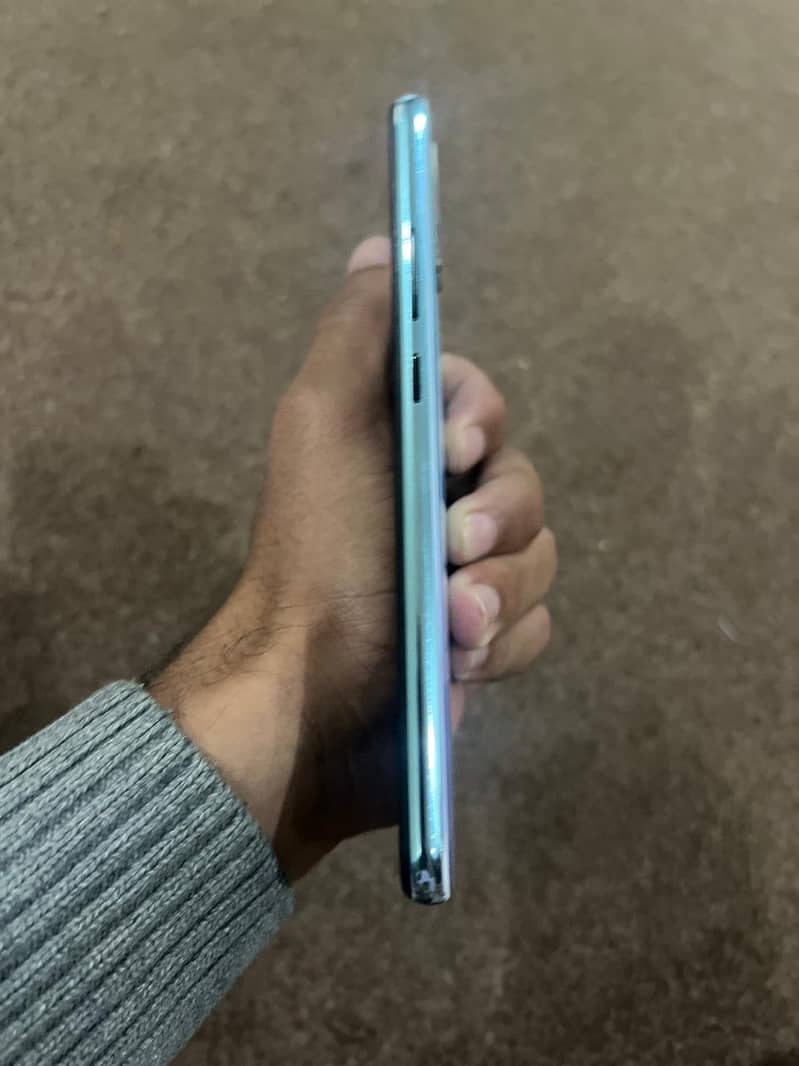 Vivo s1 ,4/128 ,with box and charger 7