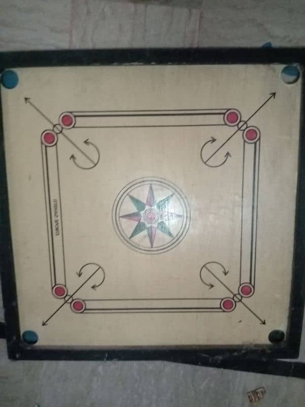 Carrom Board 30 Inch 1 month used 0