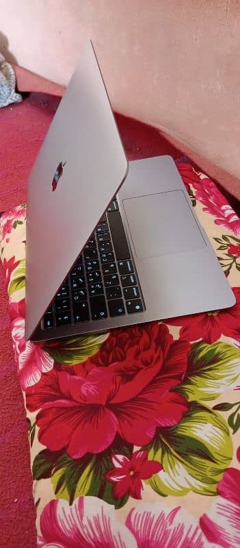 MacBook Air M1 Air 2020 3.5 month warranty mien Ha 6